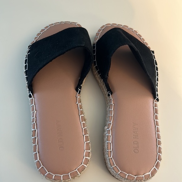 Black Old Navy sandals - Picture 3 of 3